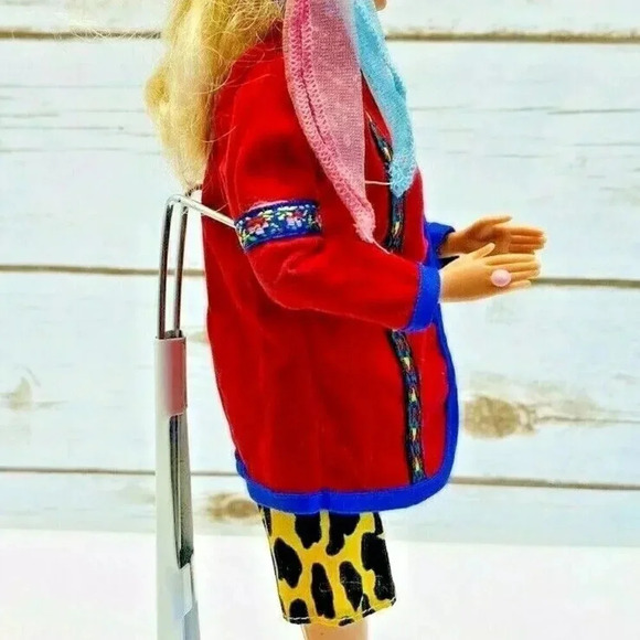 MATTEL BARBIE Doll Blond Hair Blue Eyes 2 Piece Outfit 12" Tall Used Free Ship - Picture 8 of 12
